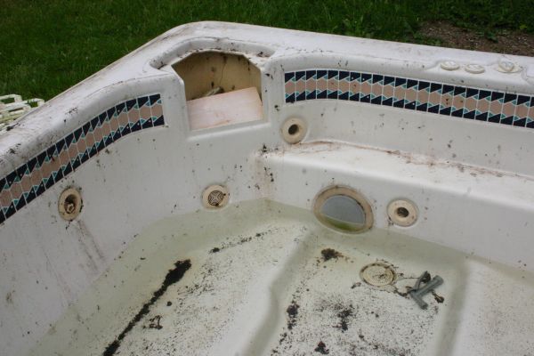 Tub Disposal in Edison
