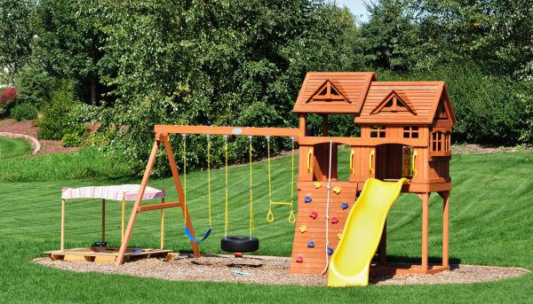 Playset Removal in Edison